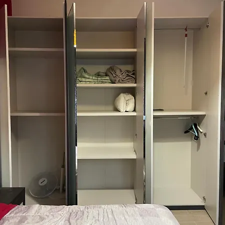 The Red Apartment2 Bed & Breakfast