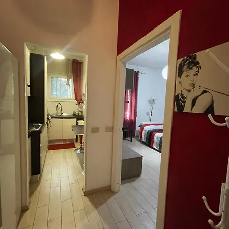 The Red Apartment2