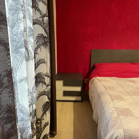 The Red Apartment2 Bed & Breakfast *