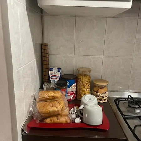 The Red Apartment2 * מילאנו