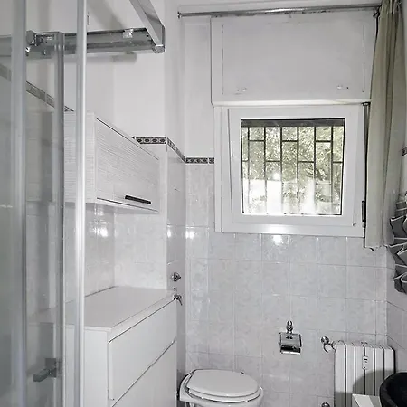 The Red Apartment2 *